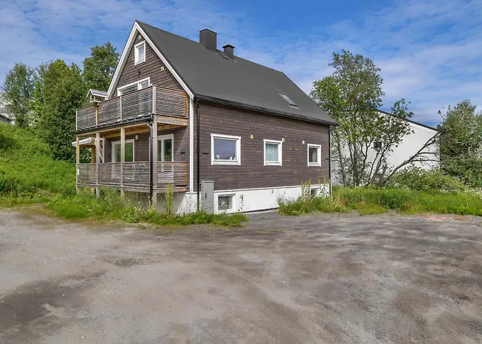 W Walking Distance To Center