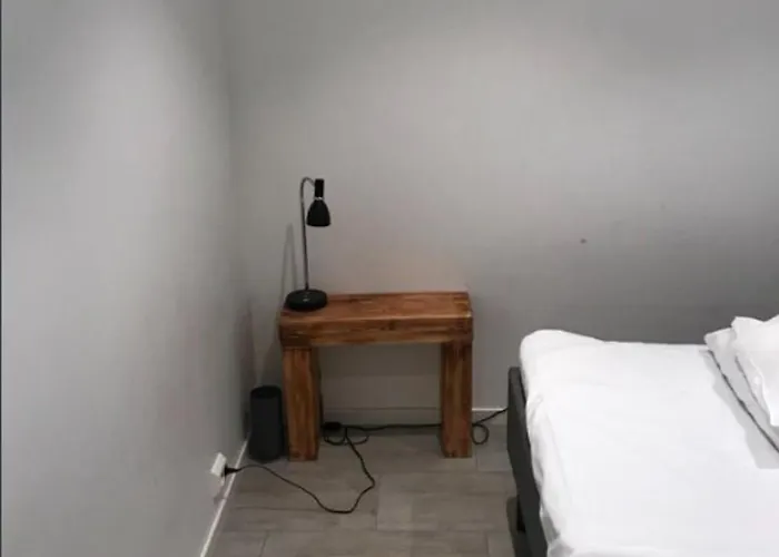 W Walking Distance To Center